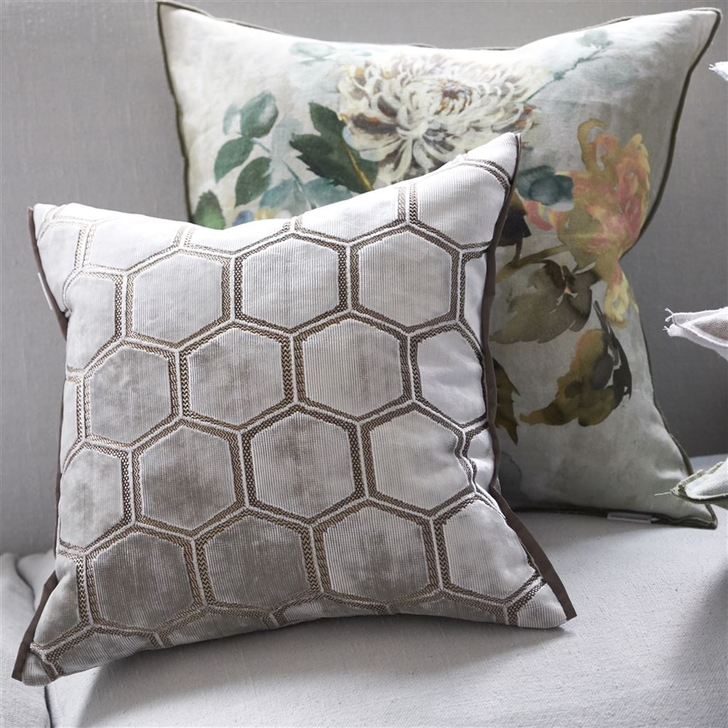 Designers Guild Manipur Oyster kudde 43x43 cm